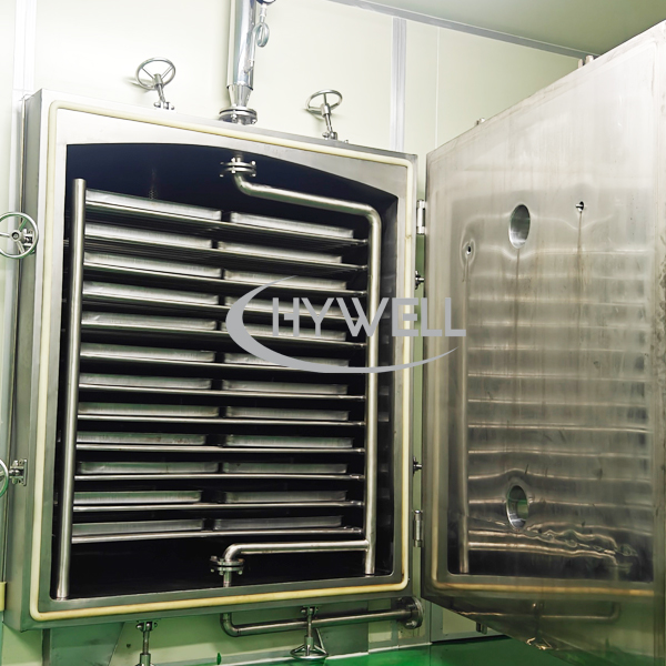 Vacuum drying machine